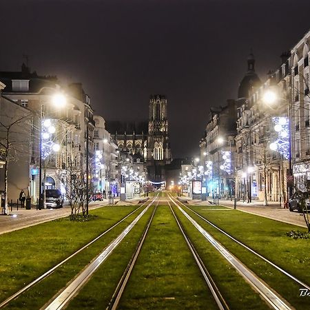 Mm Suites Cathedrale Реймс Екстериор снимка
